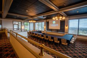 The Landmark Resort | Egg Harbor | The State Room is an excellent setting for your meeting or conference, boasting beautiful views of the bay of Green Bay