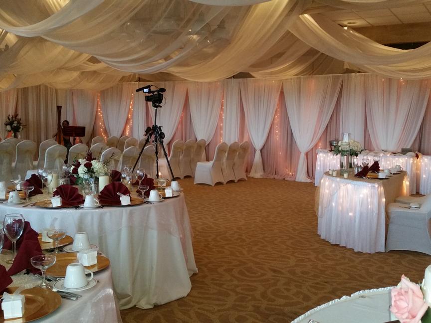 Our experienced and knowledgeable staff can assist you with finding decorating resources around Door County