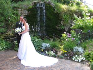 The Landmark Resort | Egg Harbor | Our waterfall provides picture-perfect opportunities for your wedding