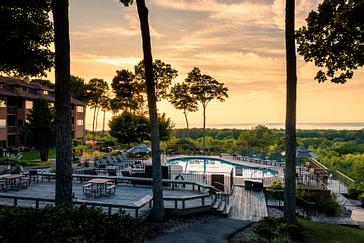 Watch the sun set on the bay of Green Bay from your suite deck or in one of our outdoor pools